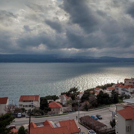 Apartments Toni Omis Bagian luar foto