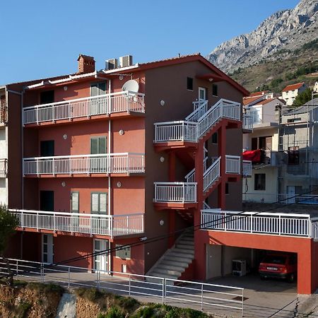 Apartments Toni Omis Bagian luar foto