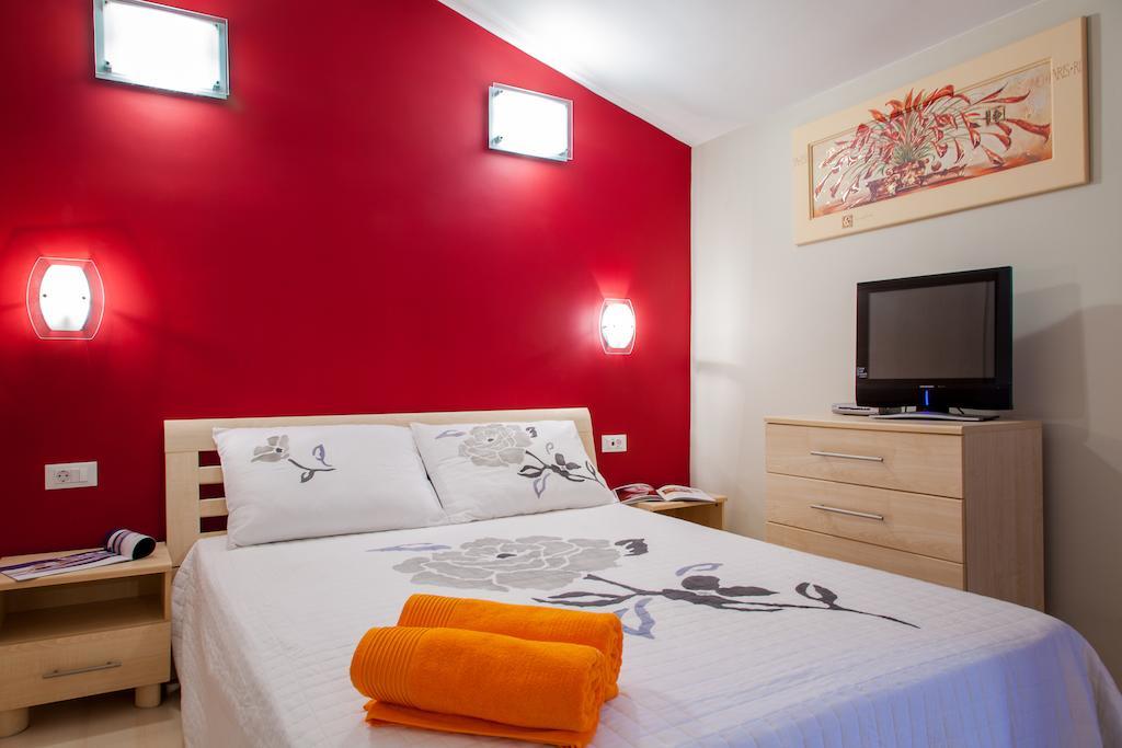 Apartments Toni Omis Ruang foto